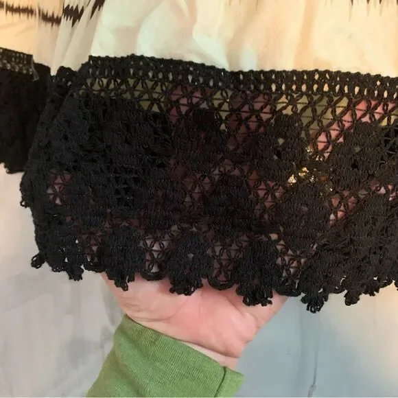 NWT New COLDWATER CREEK Crochet Border Print Skirt Black Tan Cream M 10 12 - Picture 2 of 4